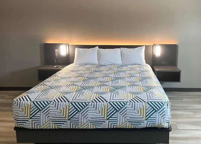 Comfort Worth South Hotel